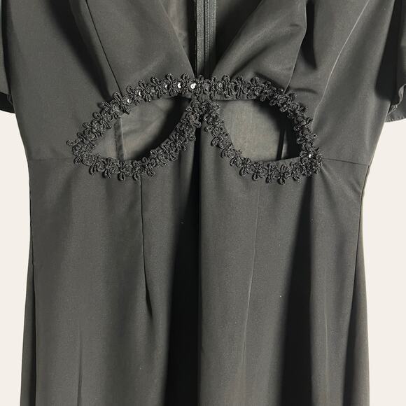 leena for Mac Duggal Black Embelished Cutout Short Sleeve Formal Gown Size 8 - Picture 8 of 10